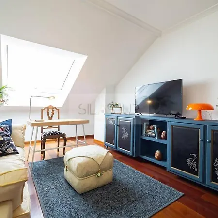 Costa By Silastur * Χιχόν